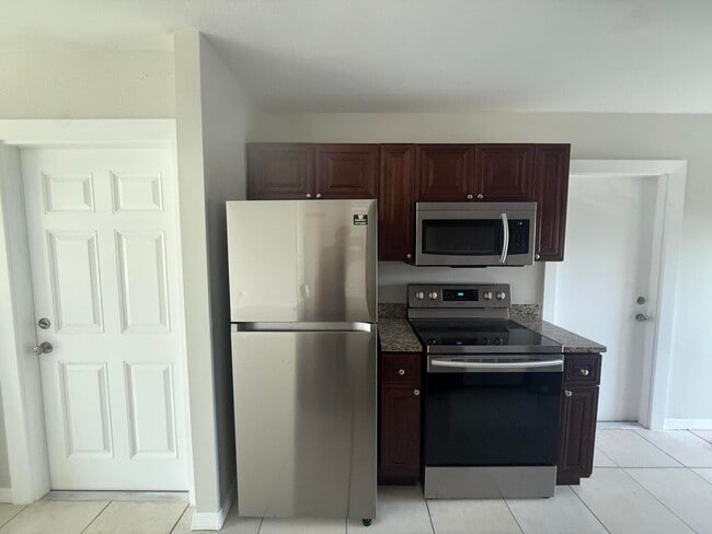 Building Photo - 11518 Landing Pl
