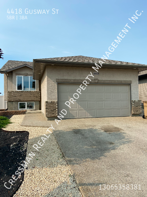 Photo du bâtiment - 5 Bed 3 Bath House with garage  in Lakeridge