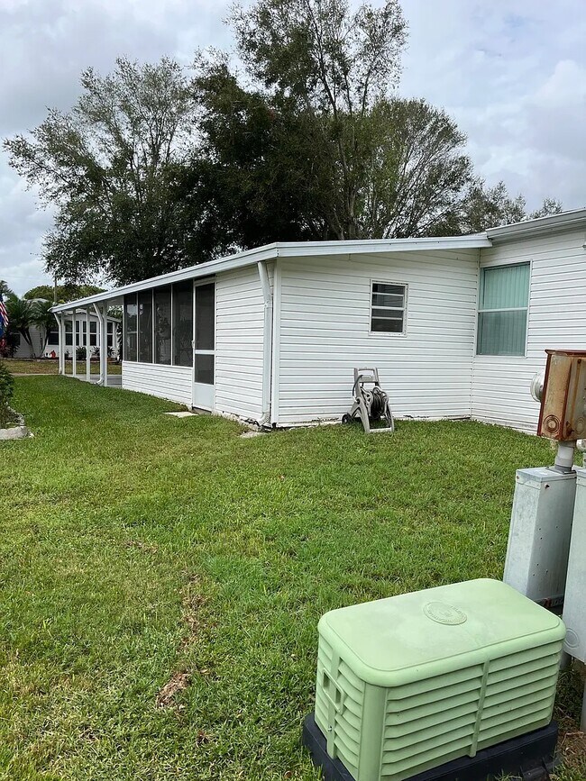 Foto del edificio - 11040 Mesquite Dr