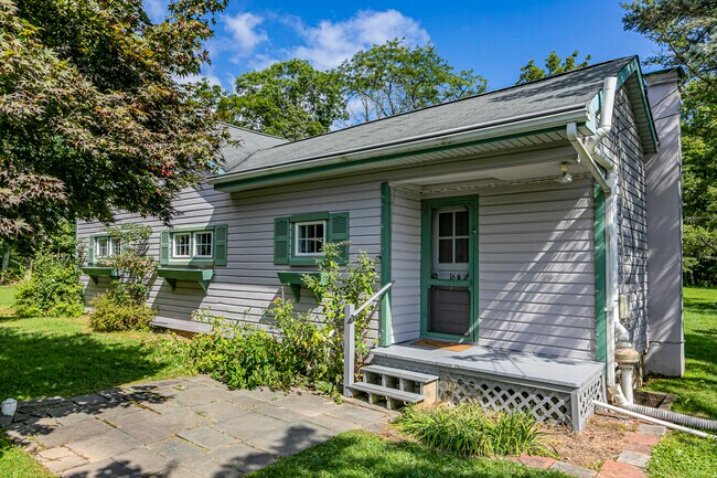 Foto del edificio - 16 Van Kirk Rd