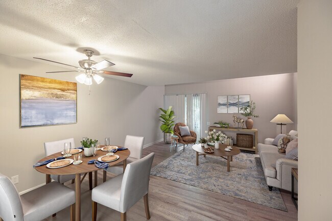 Casa adosada de dos dormitorios renovada en Keystone Apartments en Fayetteville, NC - Keystone Apartments