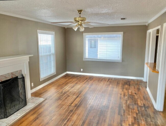 Foto del edificio - Tech Terrace 4 Bedroom NOW Available