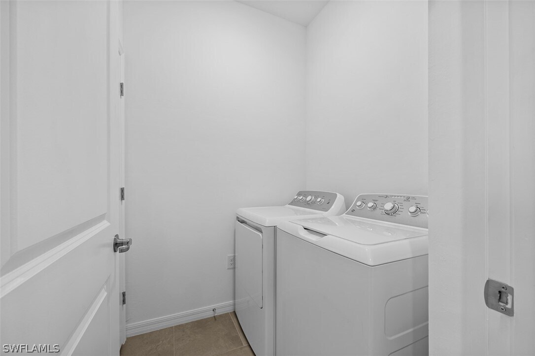 Building Photo - 5692 Melbourne Ct