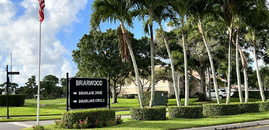 Foto del edificio - 6944 Briarlake Cir