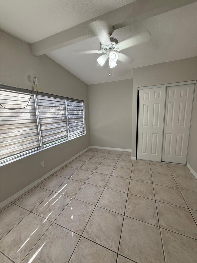 Building Photo - 3196 Normandy Dr