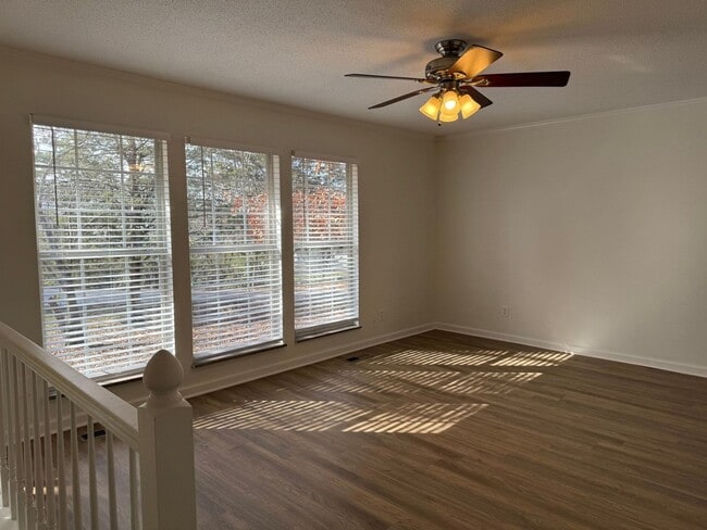 Building Photo - ** Beautiful 4 bedroom House in Farragut Area **