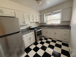 Building Photo - 204 N Locust St