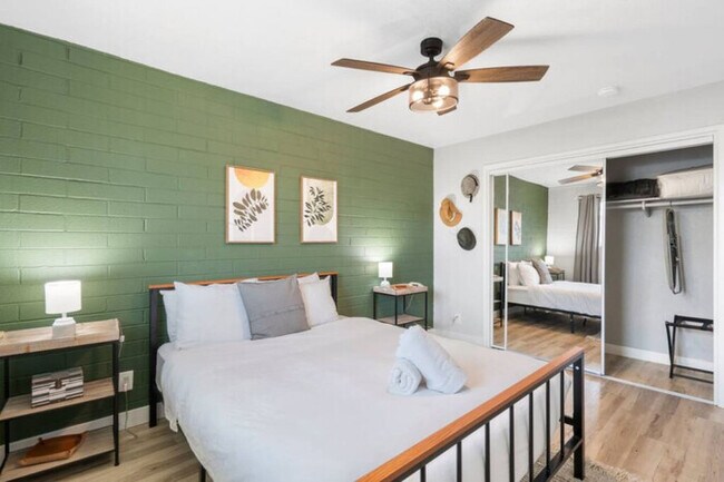Building Photo - Chic Scottsdale Apt 3 |FashionSquare|OldTo...