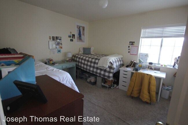 Building Photo - 655 E 600 N