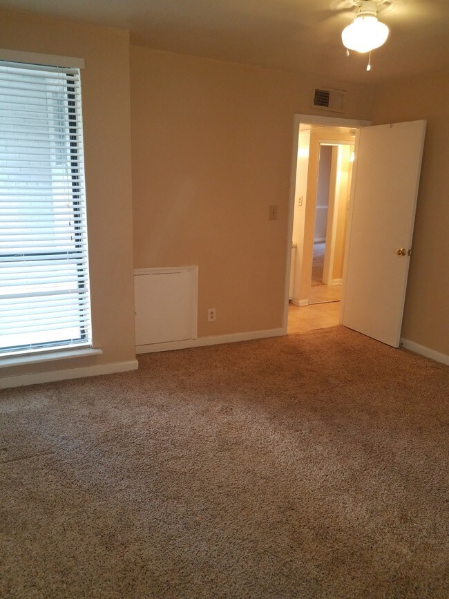 Foto del edificio - 1122 Crescent Ave NE