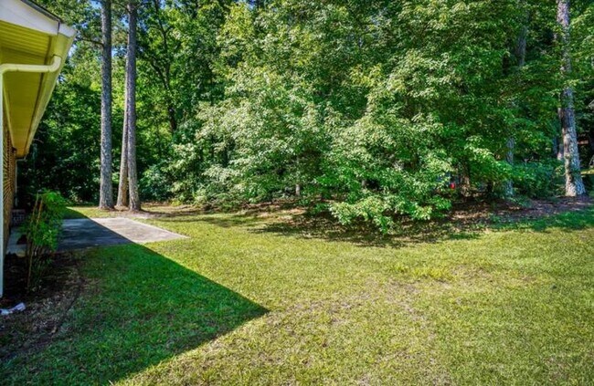 Building Photo - 5765 Dobson Dr