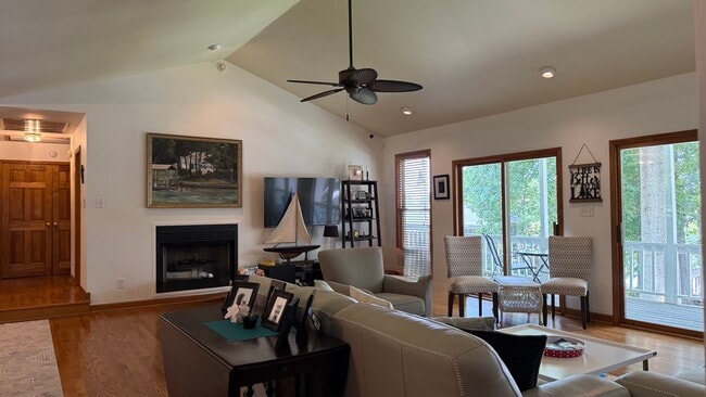 Building Photo - 16318 Stinson Cove Rd