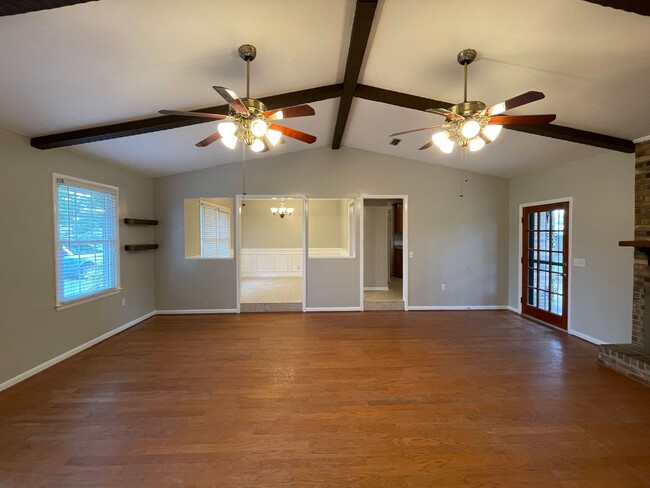 Building Photo - Regency Heights!!!
