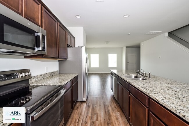 Building Photo - 72 Enclave Wy