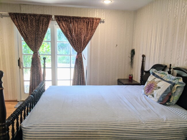 Photo - 945 Stonehurst Way House