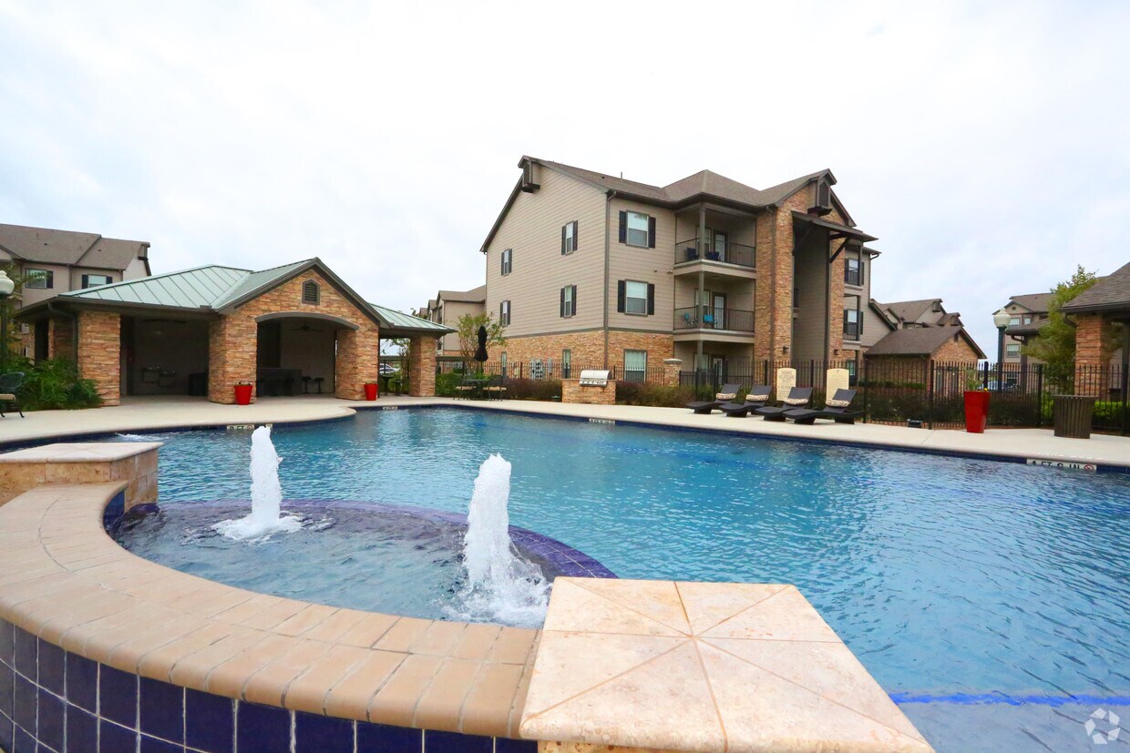 The Waterford At Summer Park Apartments Rosenberg, TX