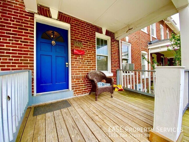 Building Photo - 1424 Oak St NW