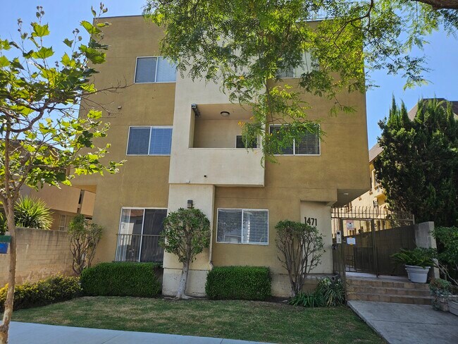 1471 S. Wooster St. - 1471 S Wooster St