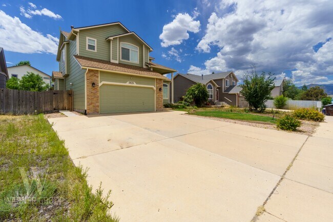 Building Photo - 5625 Fantasia Dr