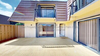 Building Photo - 1118 11th Ct