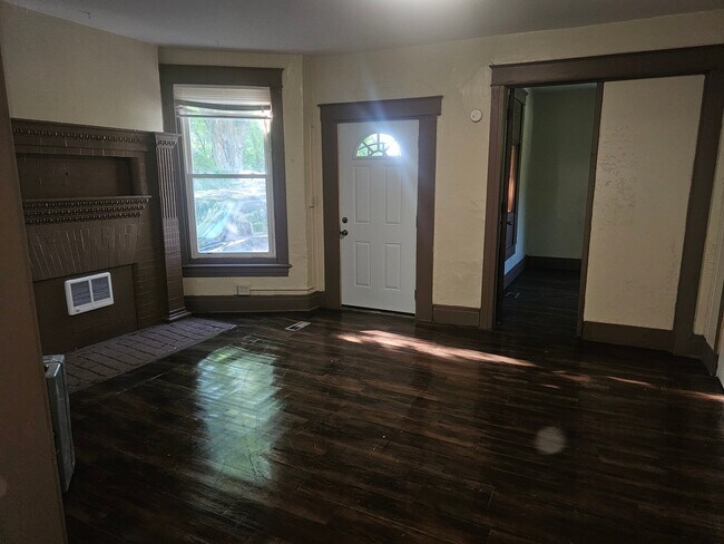 Foto del edificio - 208 Bellview St