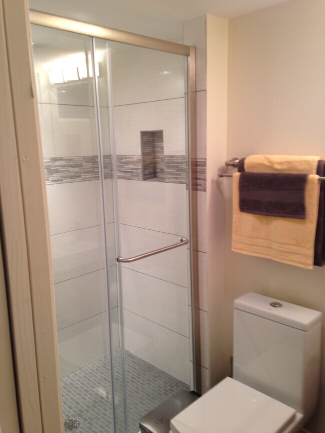 Bathroom - 211 C St NE