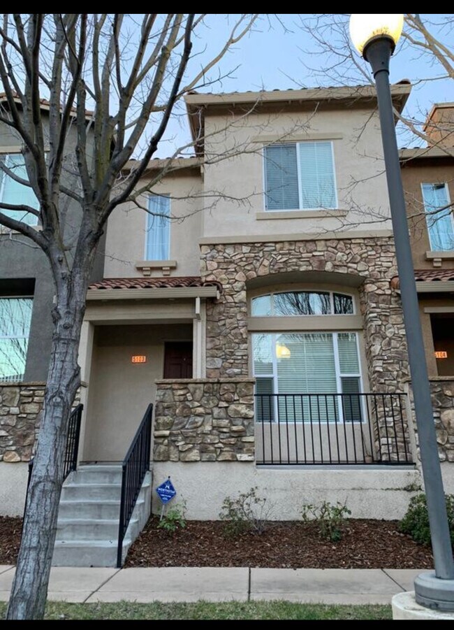 2580 W El Camino Ave Unit 5103, Sacramento, CA 95833 Condo for Rent