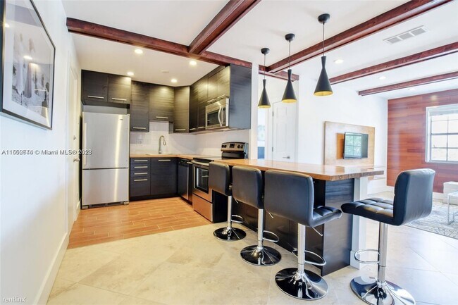 Building Photo - 2 br, 2 bath House - 298 SW 6th St Apt 205