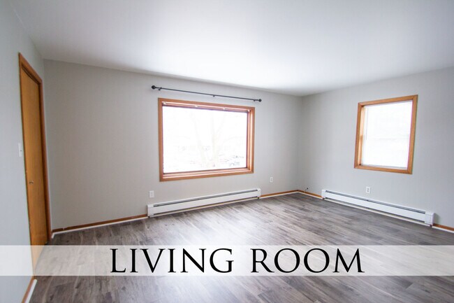 Building Photo - 517 Triplex