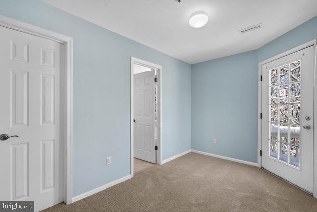 Building Photo - 2706 Summerview Way