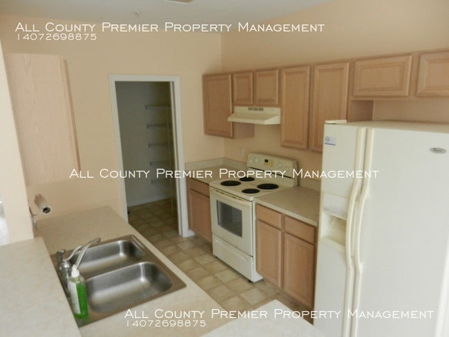 Building Photo - 3/2 Beautiful Townhouse! Available Now!