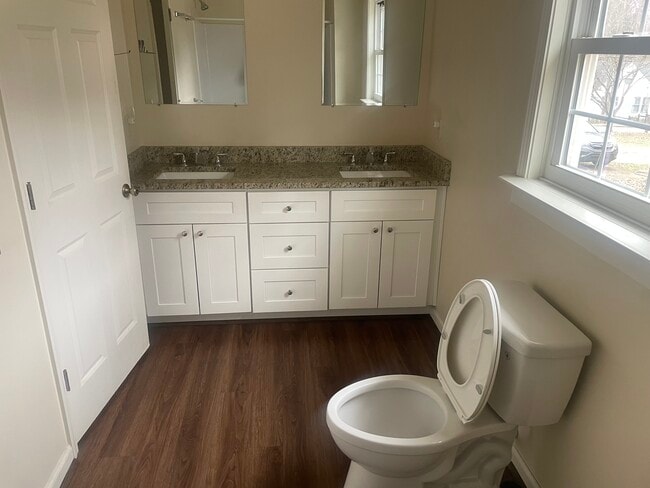 Building Photo - 41 Briarcliff Dr