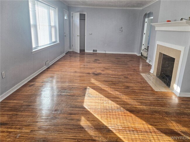 Building Photo - 190 Clover Pl