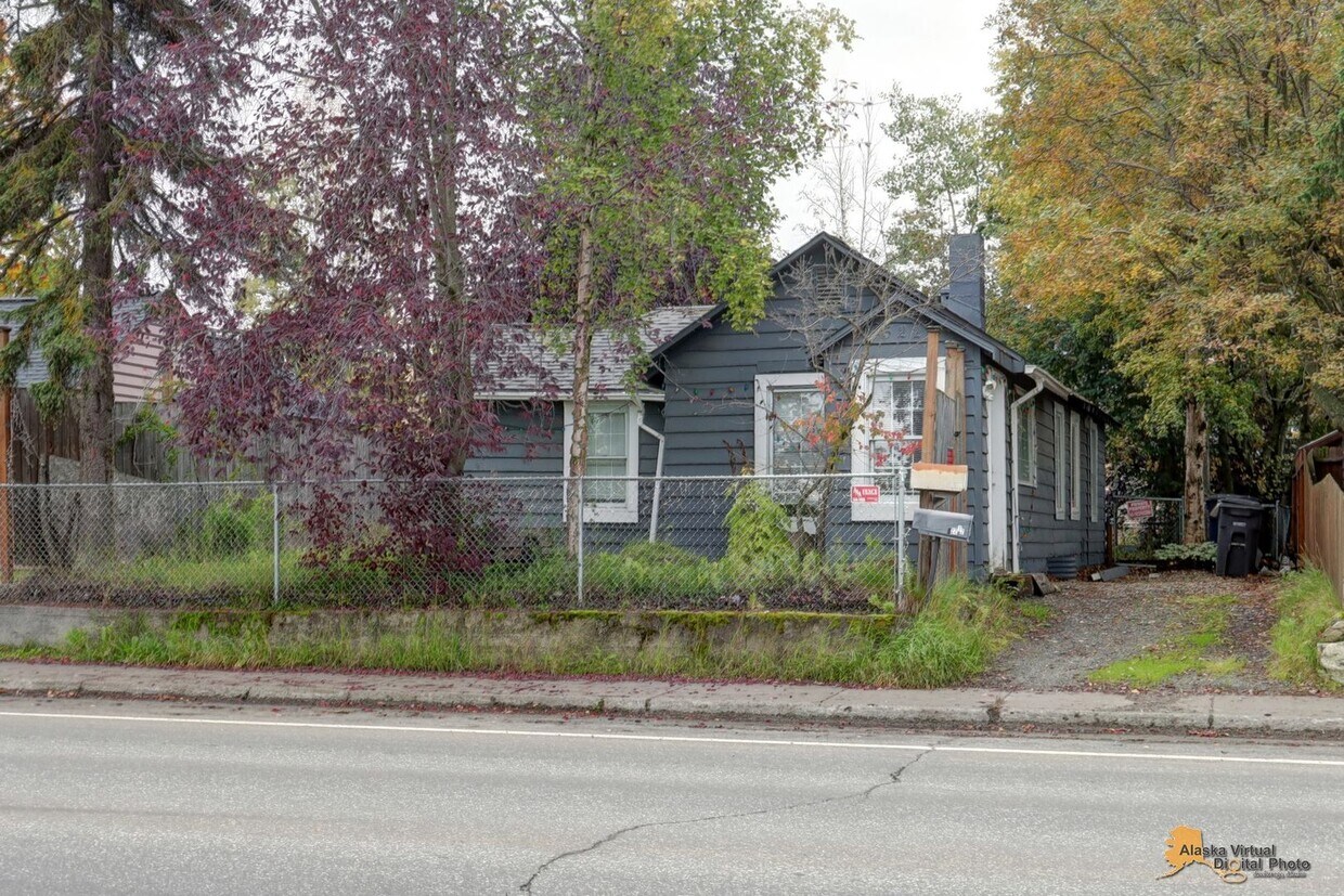 Primary Photo - Updated Single Family Home with a Spacious...