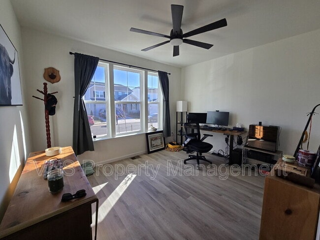 Foto del edificio - 609 Clover Ln