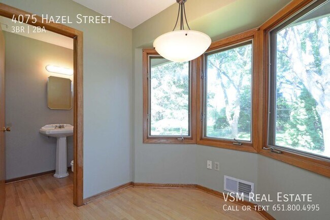 Building Photo - Perfect 3 BD / 1.5 BA Single Family Home T...