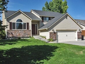 Building Photo - 2986 Newman Dr