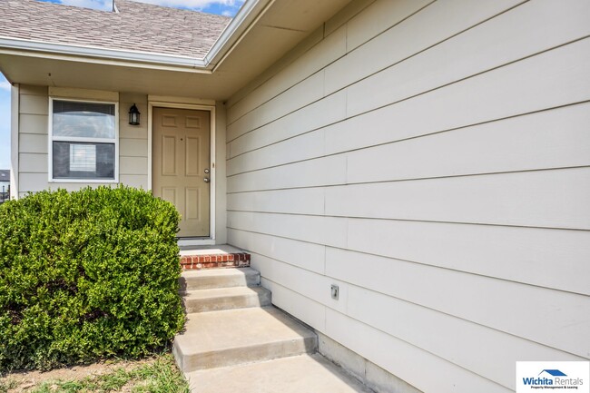 Foto del edificio - 3 bedroom 2 bath  - NE Wichita ***$300 Off...