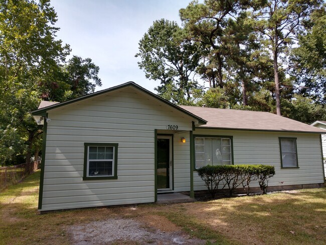 Completely remodeled - 7609 Glen Manor Dr