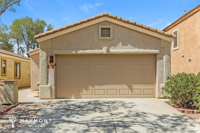 Building Photo - 461 East Placita Rejilla