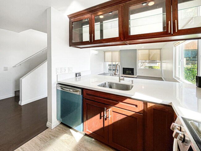 Foto del edificio - 960 N San Vicente Blvd