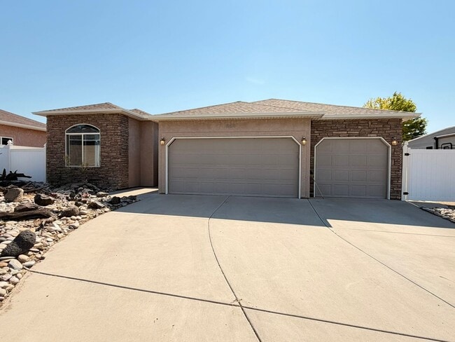 GORGEOUS 3Bed 2Bath 3Car Garage in NorthEast GJ!!!!! - GORGEOUS 3Bed 2Bath 3Car Garage in NorthEast GJ!!!!! House