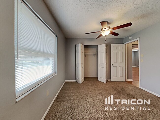 Foto del edificio - 1106 Windsor Hill Way