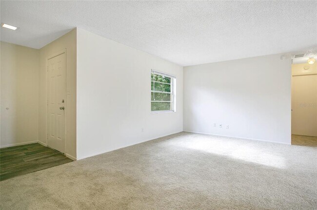 Building Photo - 8003 Sun Vista Way