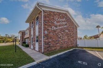 Building Photo - 2250 S Palmetto Ave