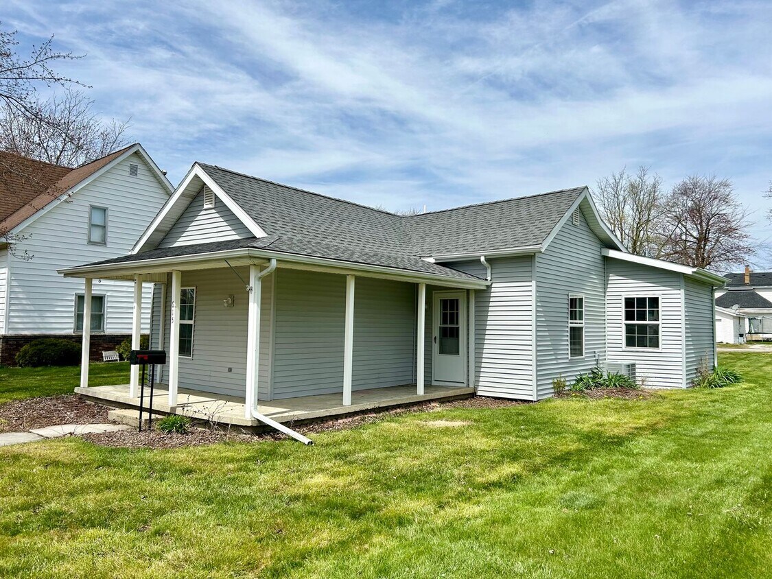 Foto principal - Recently Remodeled 3-Bed/1-Bath House in B...