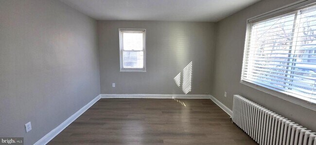 Building Photo - 3207 11th Pl SE