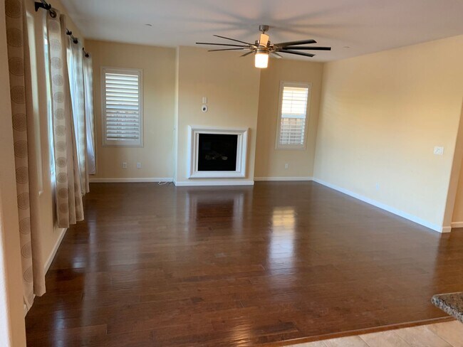 Foto del edificio - Beautiful 5 Bedroom, 3.5 Bath Mountain House Home W/ Office