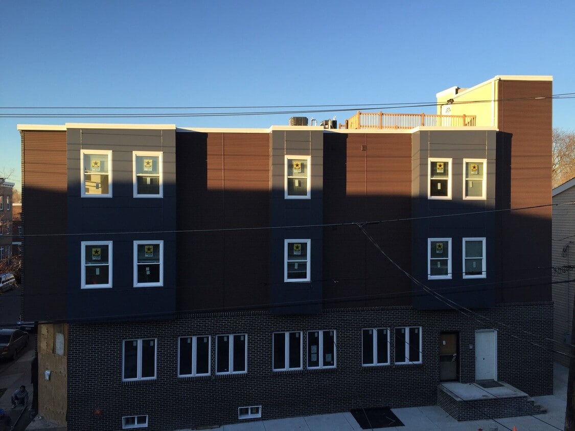 Building Photo - 601 N 39th St