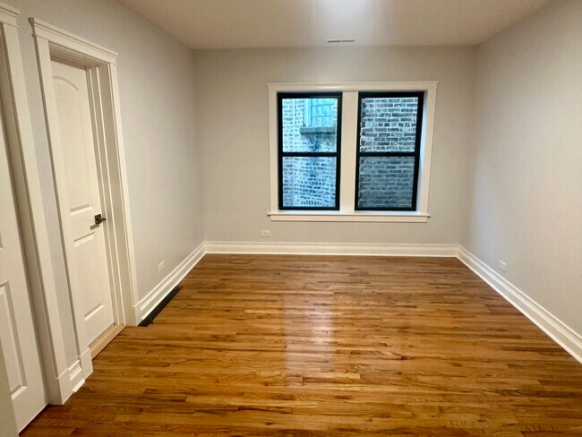 Foto del edificio - 2308 W Farwell Ave